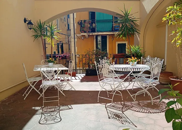 Hotel Al Castello Residenza D'Epoca Pietra Ligure